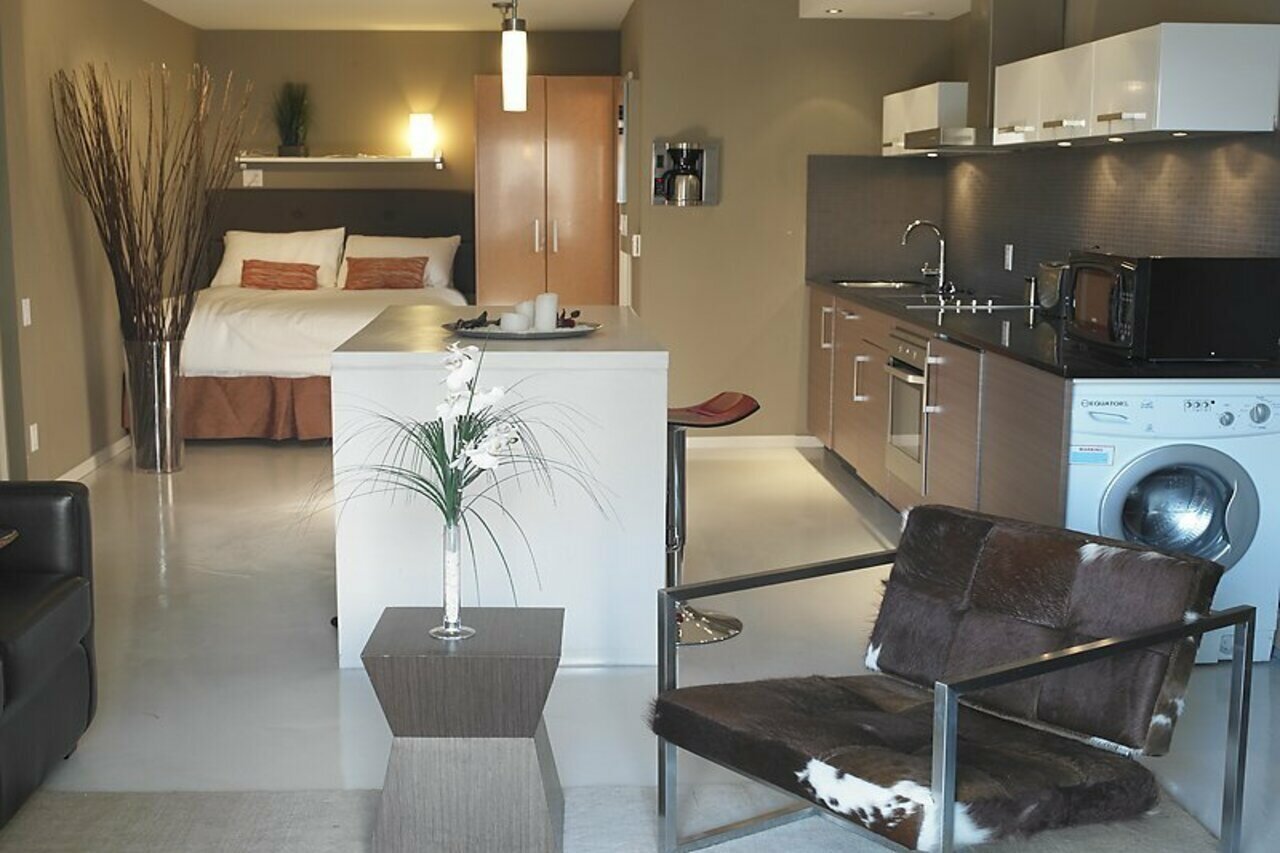 Фото Nuvo Hotel Suites