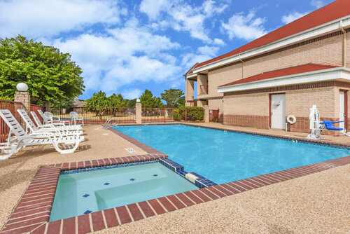 Гостиница Super 8 by Wyndham Houston Hobby Airport South