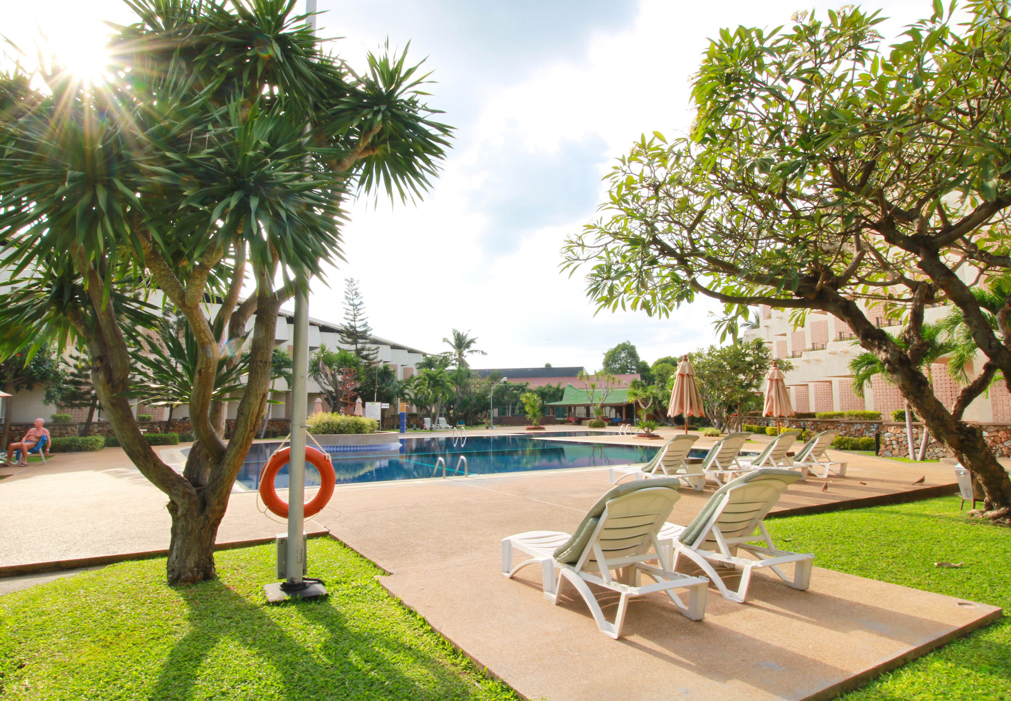 Фото Hotel Tropicana Pattaya