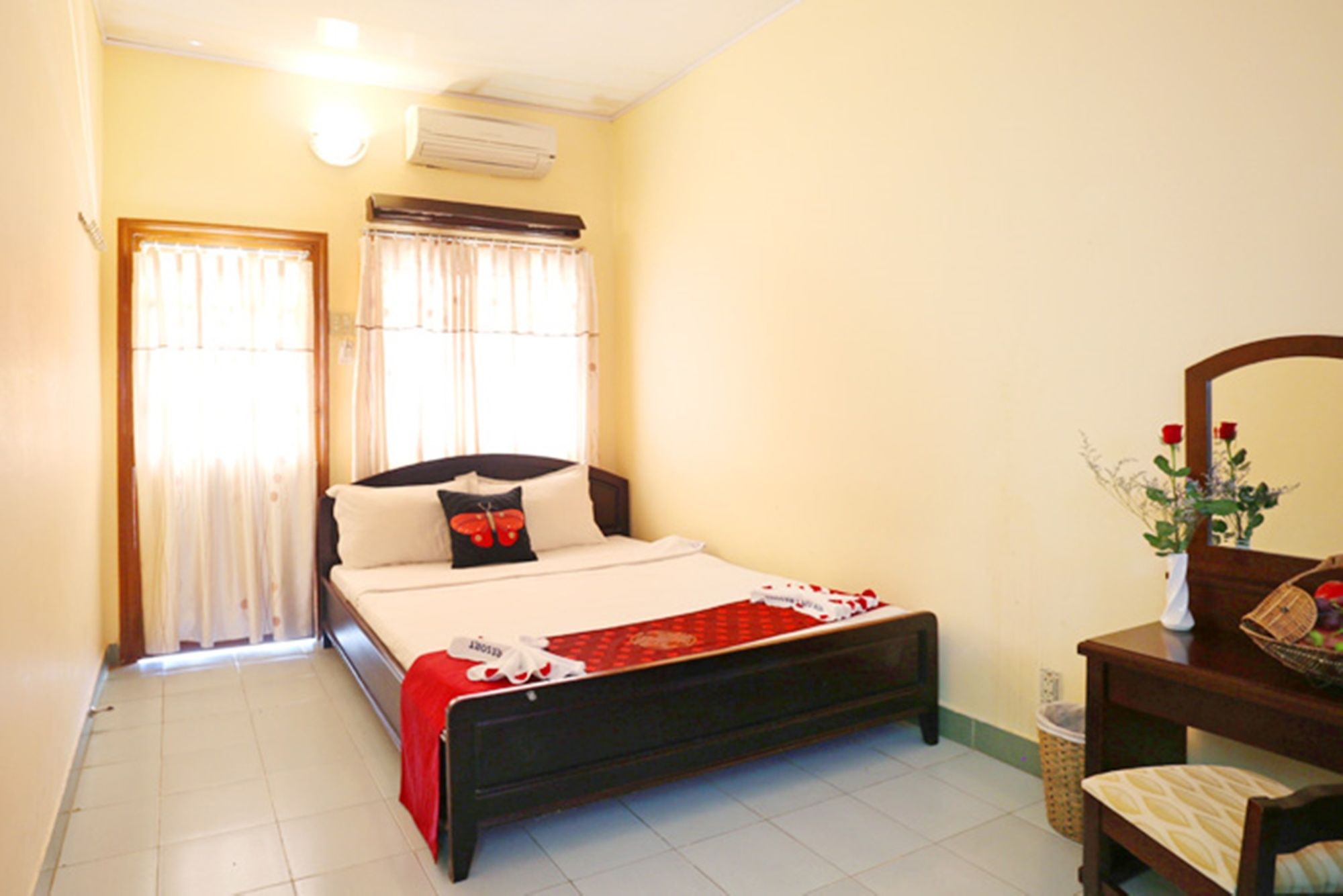 Фото Hon Rom Central Beach Resort