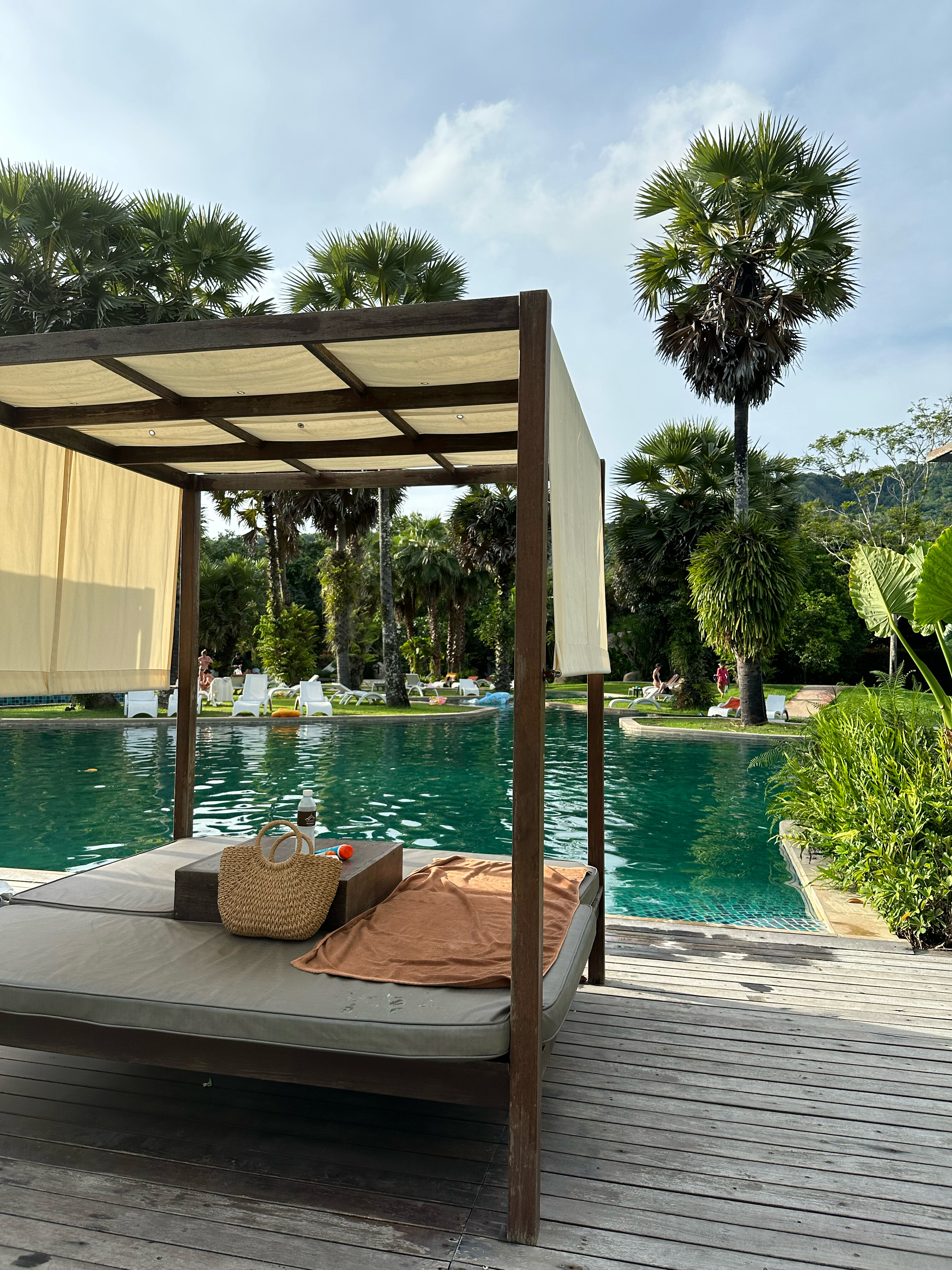 Фото Naithonburi Beach Resort