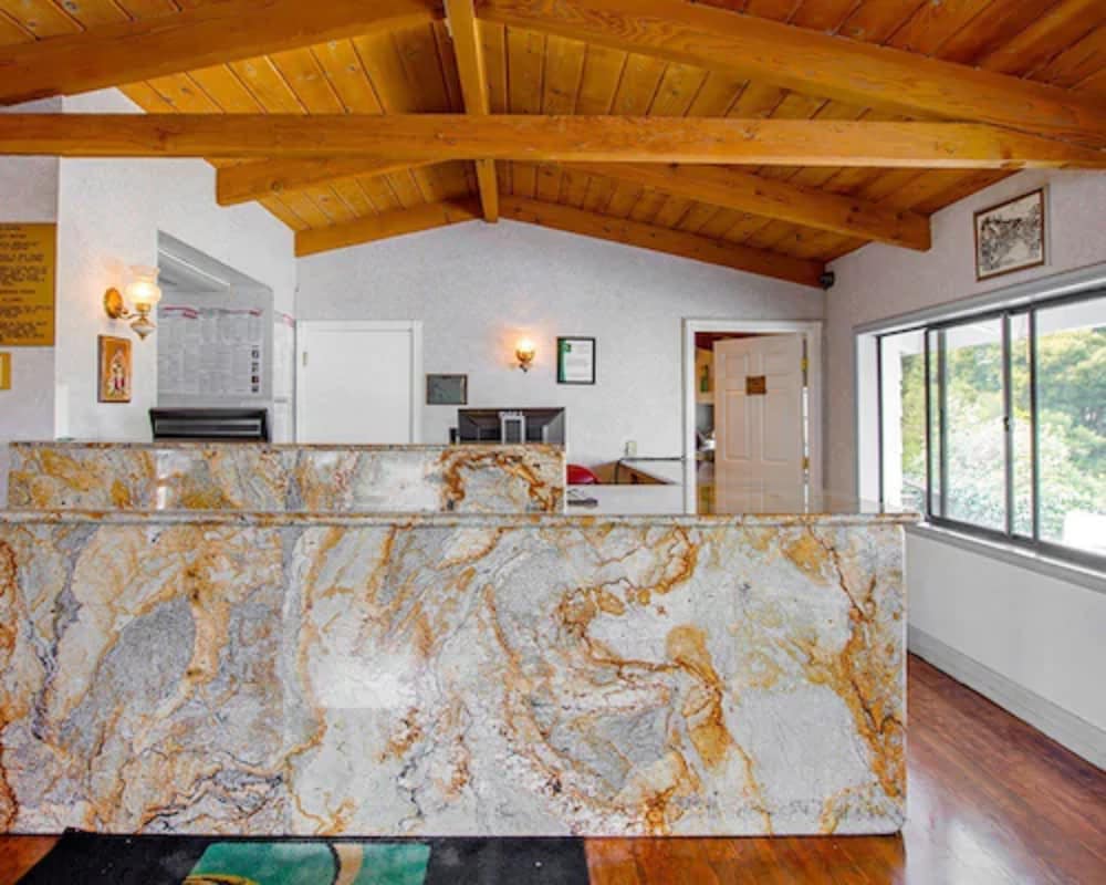 Фото Arbor Inn Monterey