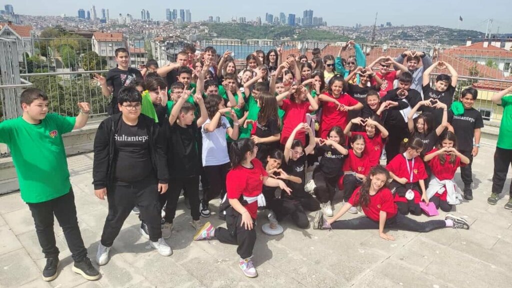 School Sultantepe Prof. Dr. Cemil Tascioglu Secondary School, Istanbul, photo