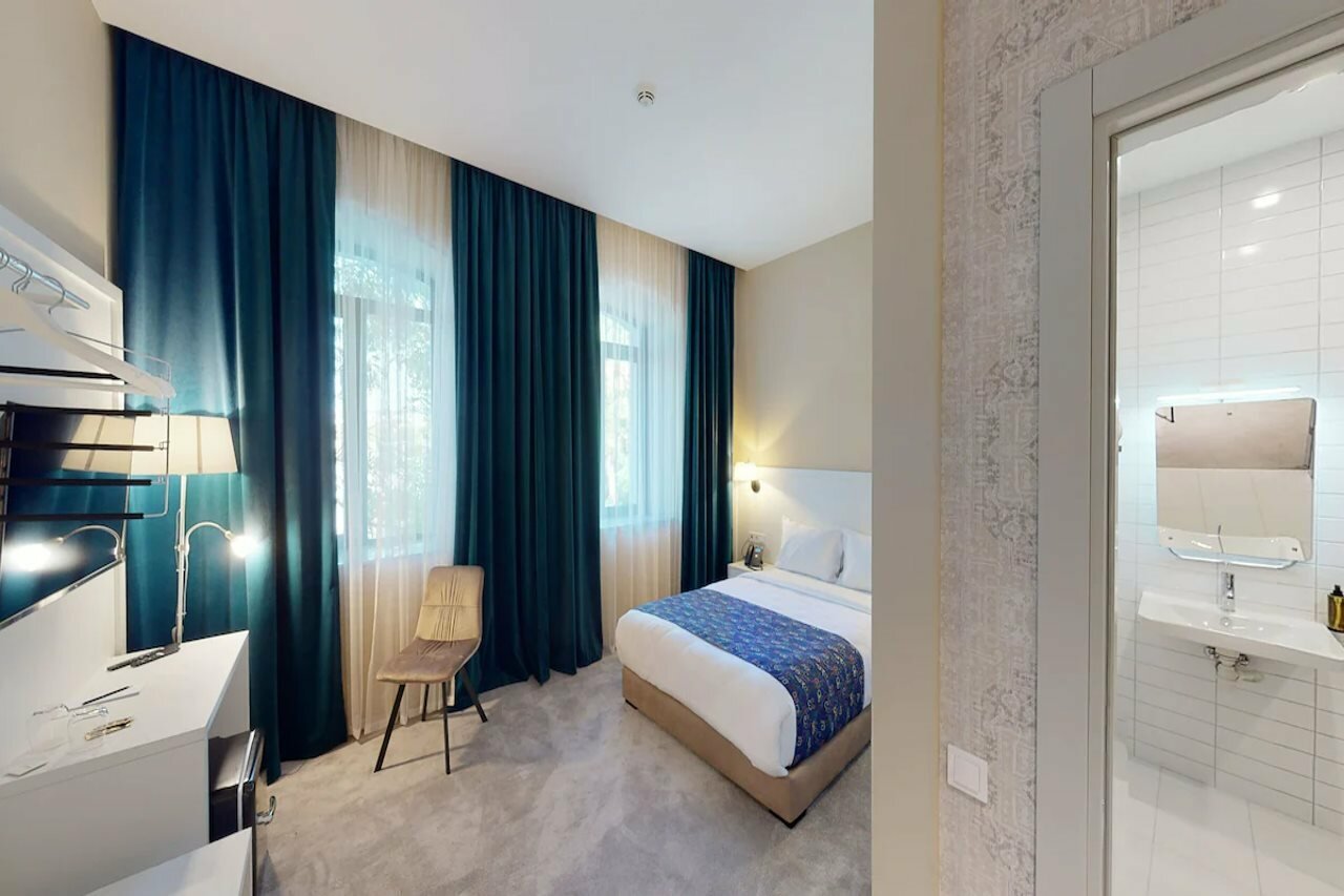 Фото Epigraph Town Hotel