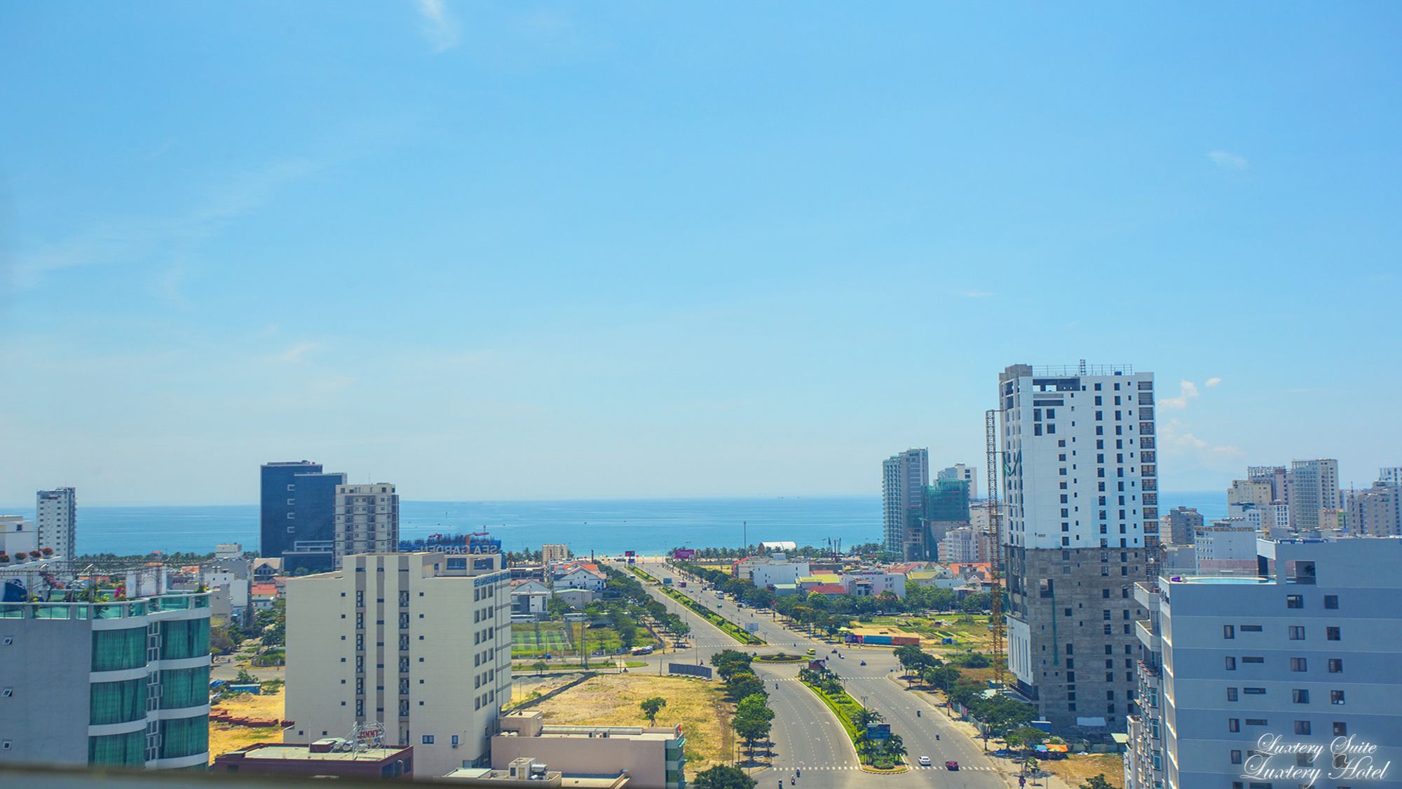 Фото Luxtery Hotel