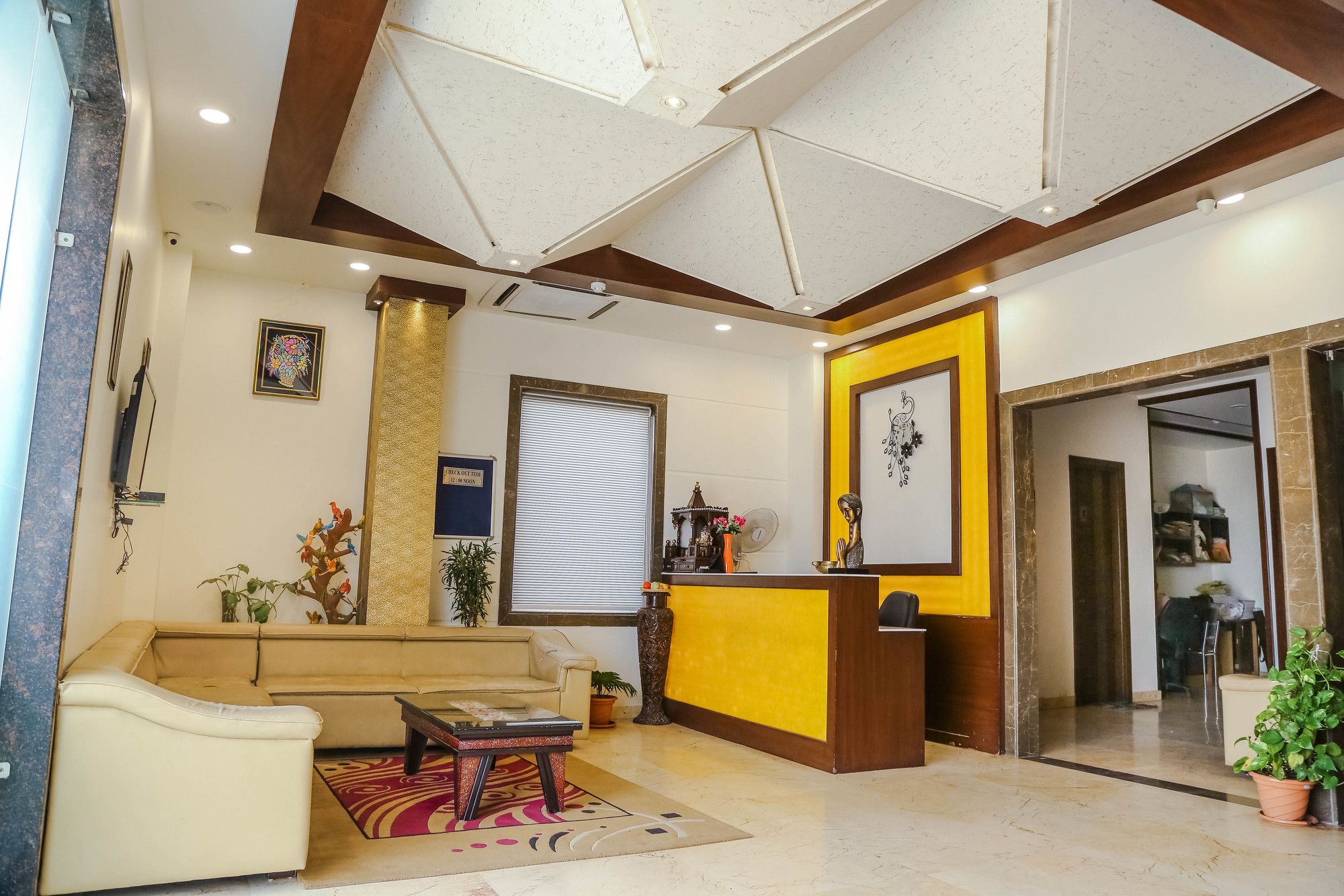 Фото Hotel Taj Heights