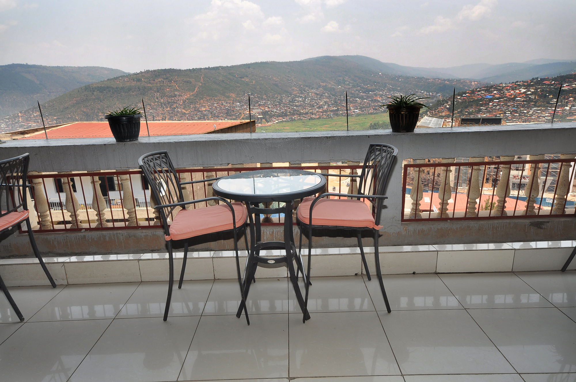 Фото 2000 Hotel Downtown Kigali