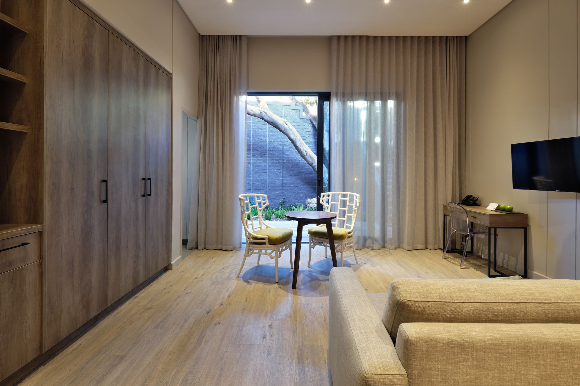 Фото The Tree House Boutique Hotel