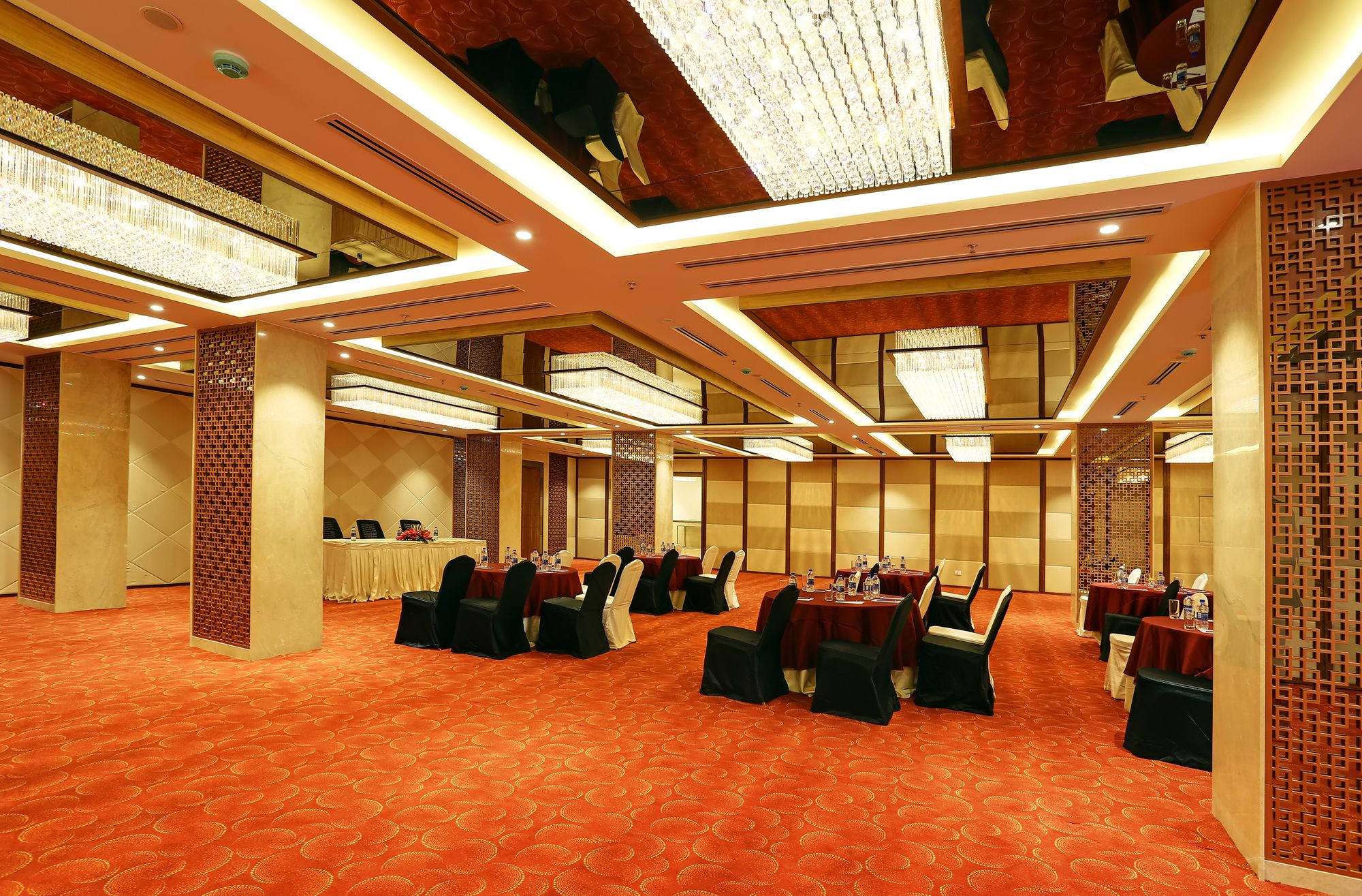 Фото Bhagini Icon Premier Hotel