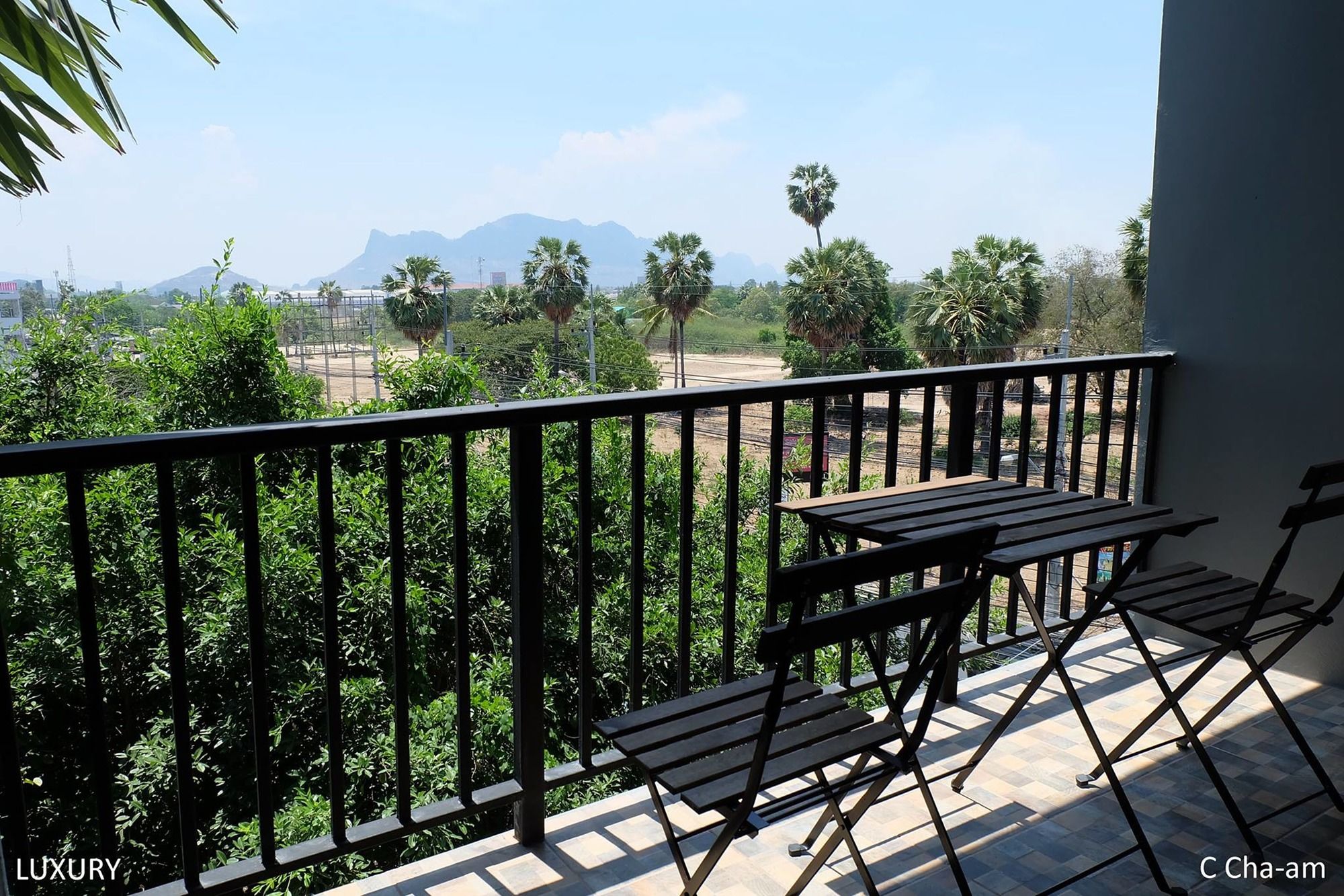 Фото C Cha-am Hotel