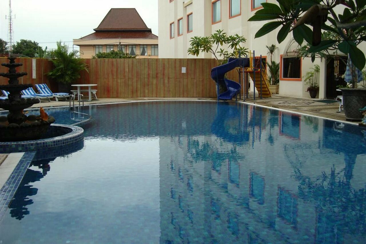 Фото Hotel Grand Tiga Mustika