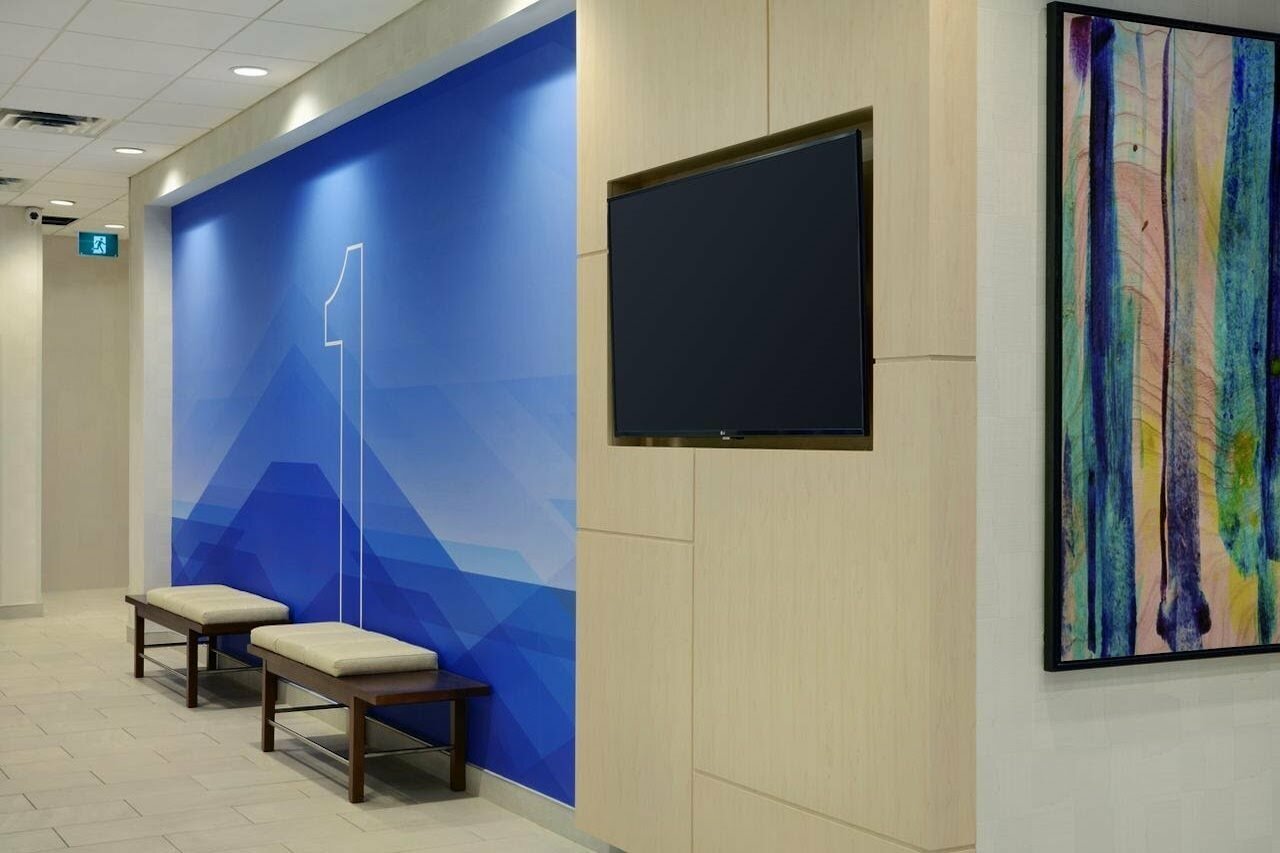 Фото Holiday Inn Express Toronto - Downtown, an Ihg Hotel