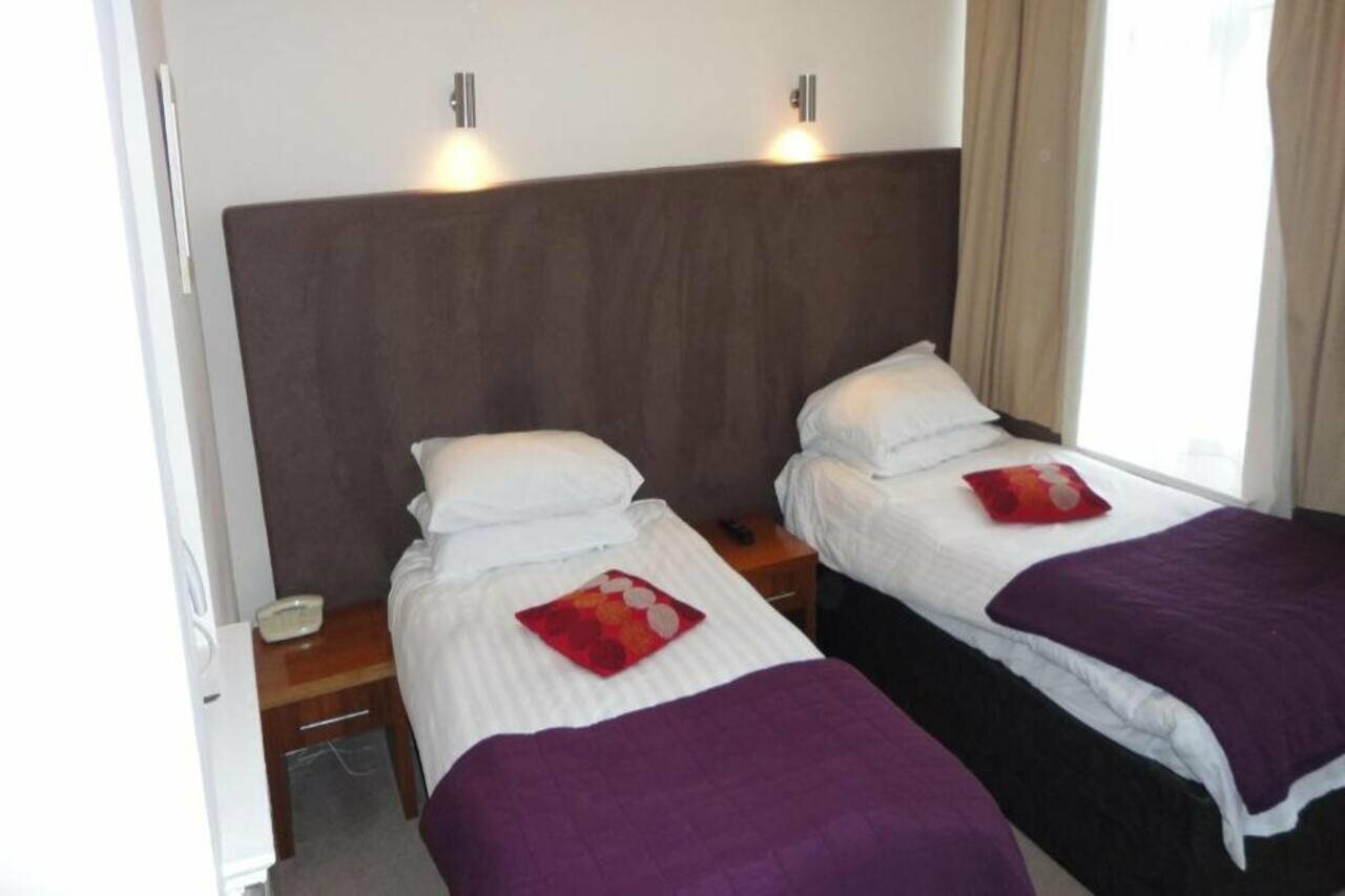 Фото Sandyford Hotel