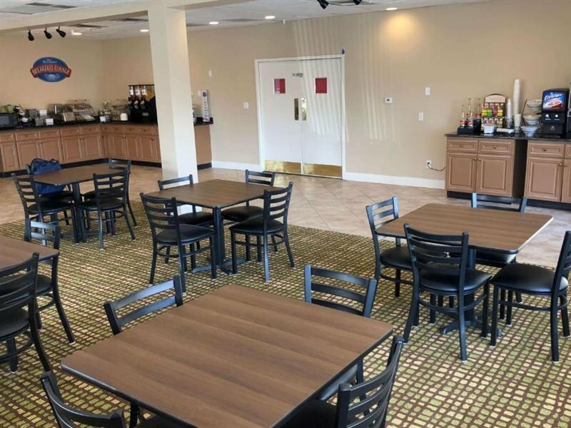 Фото Baymont by Wyndham Latham Albany Airport