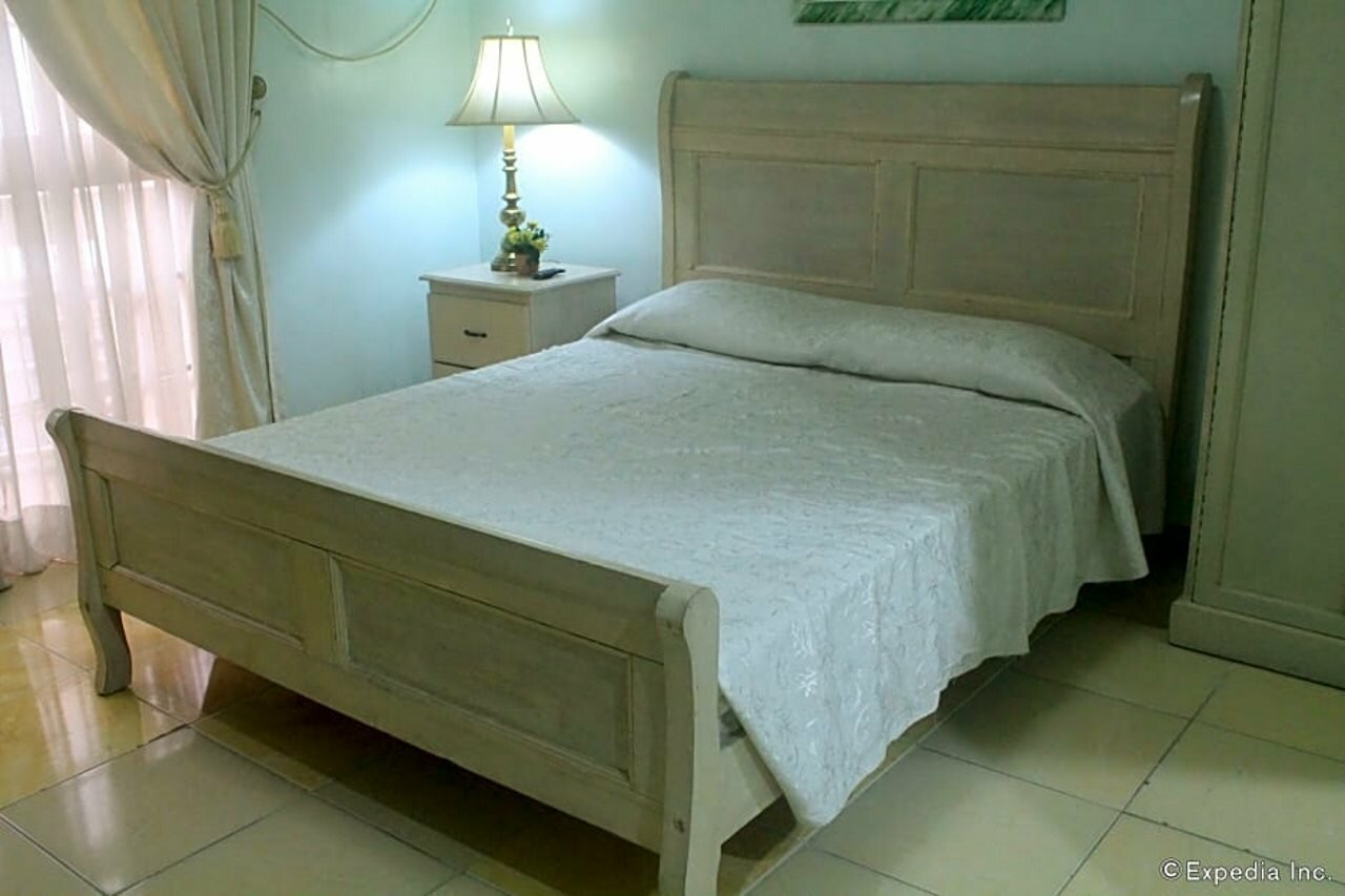 Фото Casa Micarosa Hotel and Residences by RedDoorz