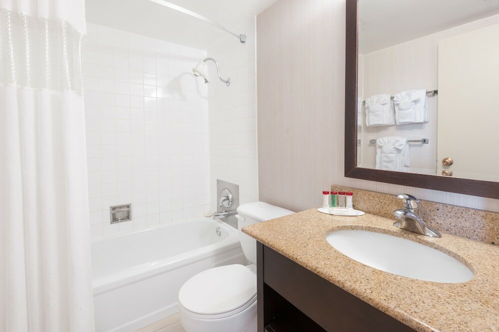 Фото Ramada Edmonton Hotel & Conference Centre