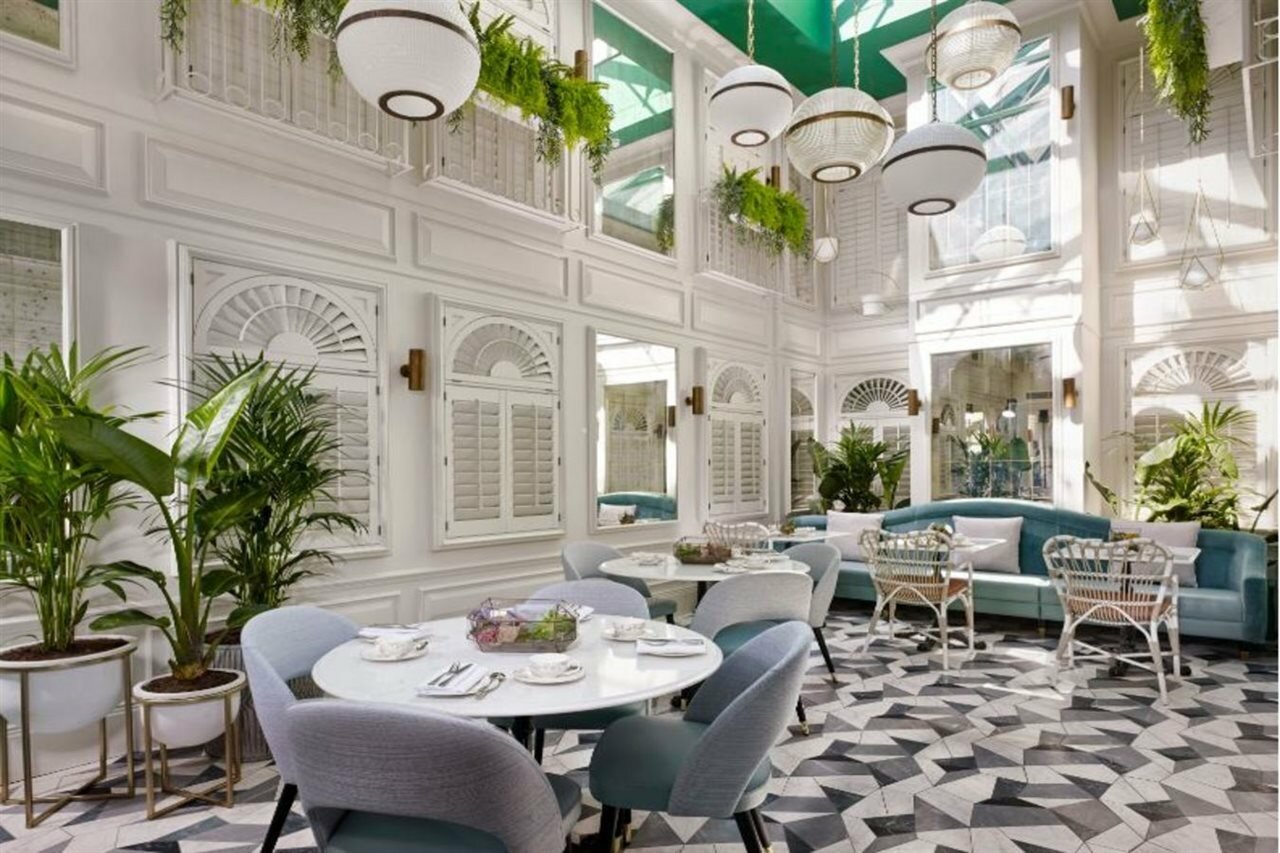 Фото 100 Queen's Gate Hotel London Kensington, Curio Collection by Hilton
