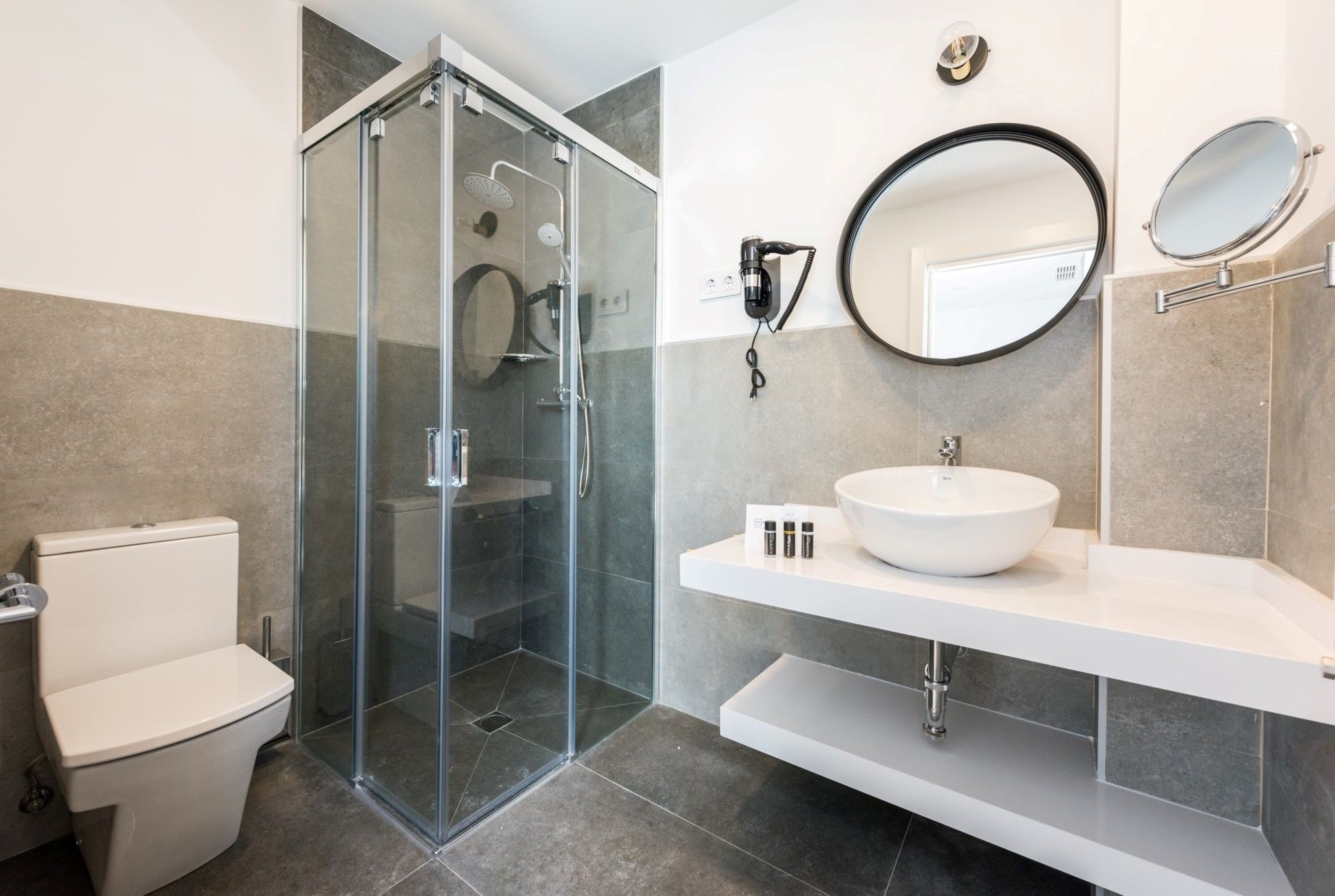 Фото Plaza de España Skyline