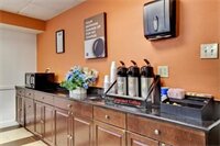 Фото Motel 6 Washington, Dc