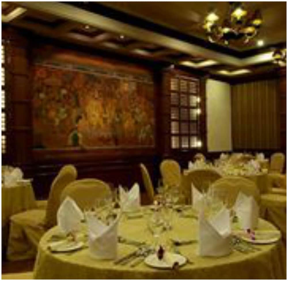 Фото Vivanta Ernakulam, Marine Drive