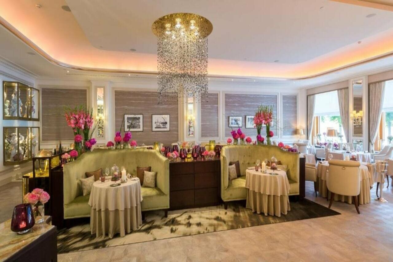 Фото Fairmont Hotel Vier Jahreszeiten