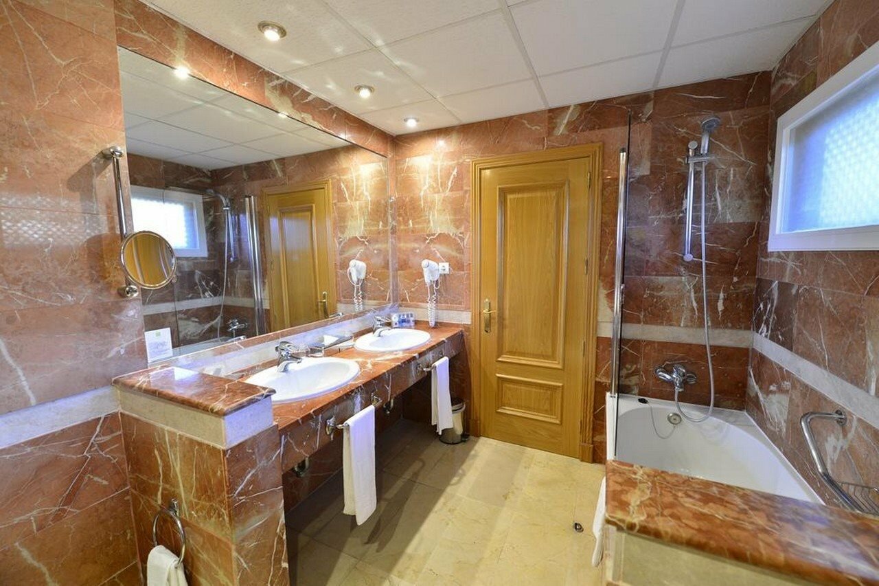 Фото Hotel Guadalmina