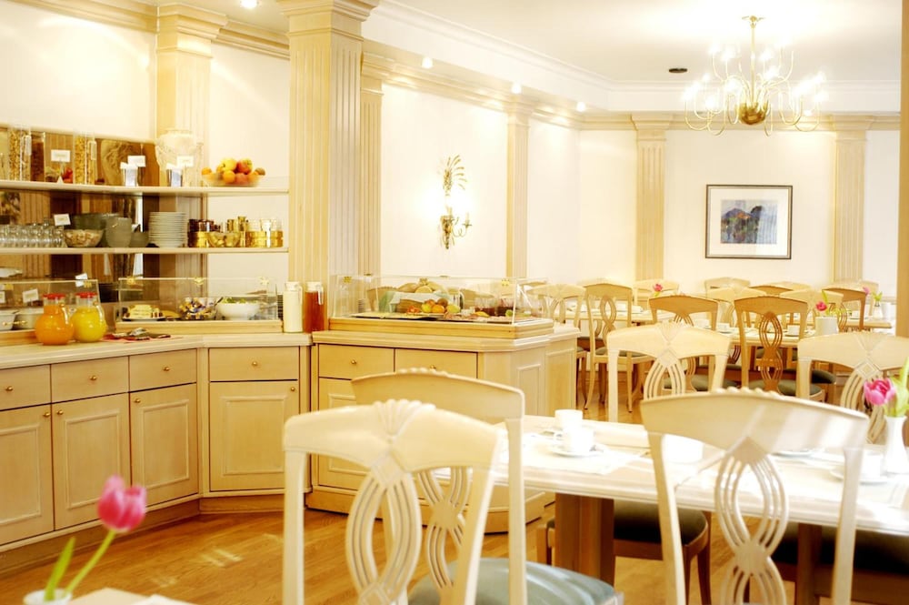 Фото Hotel Adria München