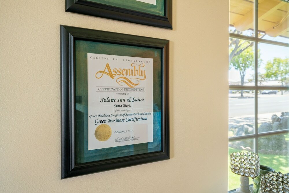 Фото Solaire Inn & Suites