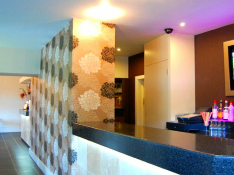 Фото The Croham Hotel