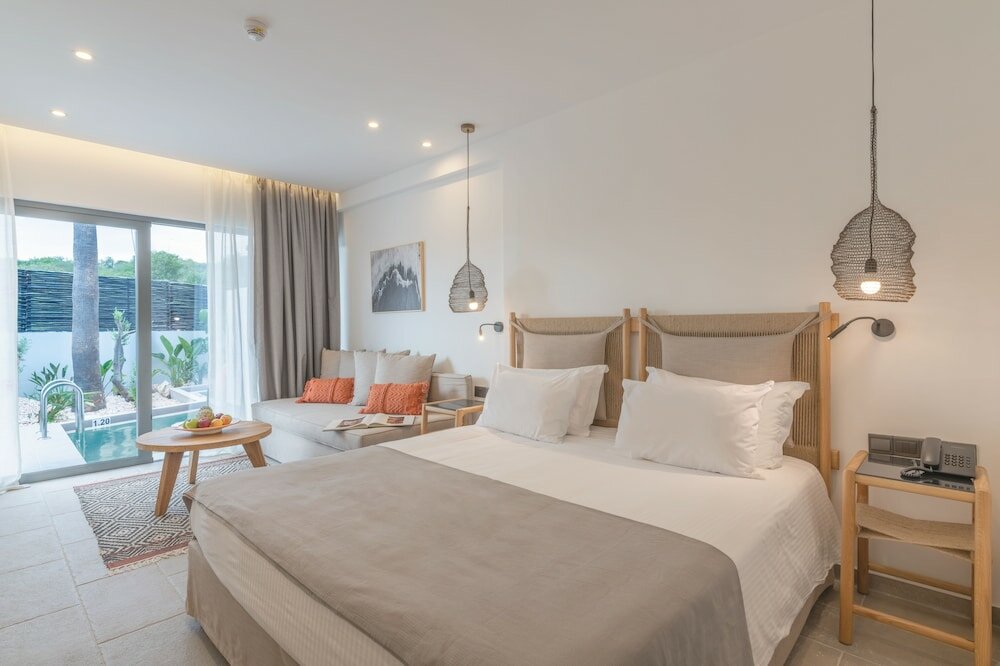 Фото Napa Mermaid Hotel & Suites