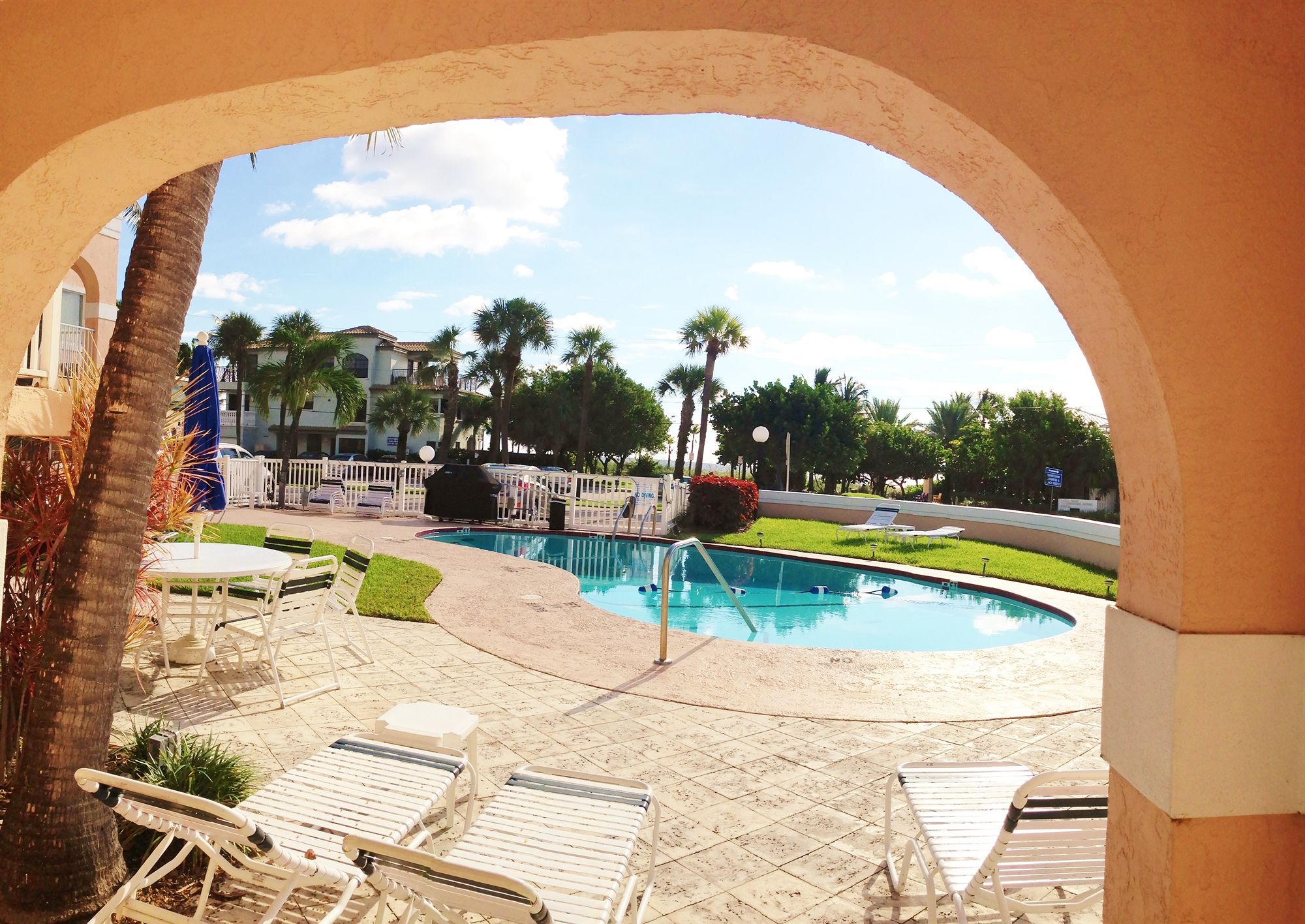 Фото Coral Key Inn