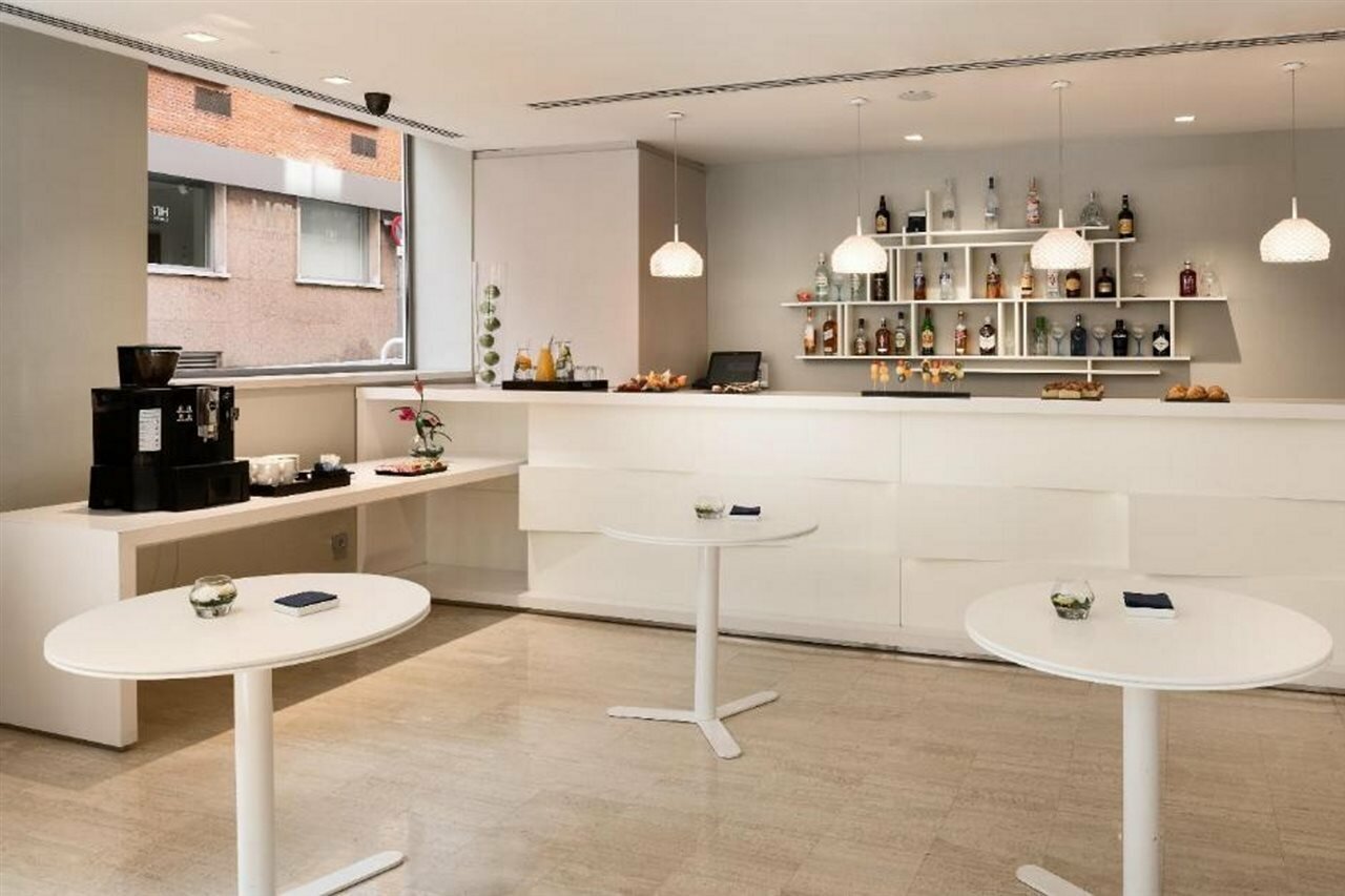 Фото Nh Madrid Zurbano