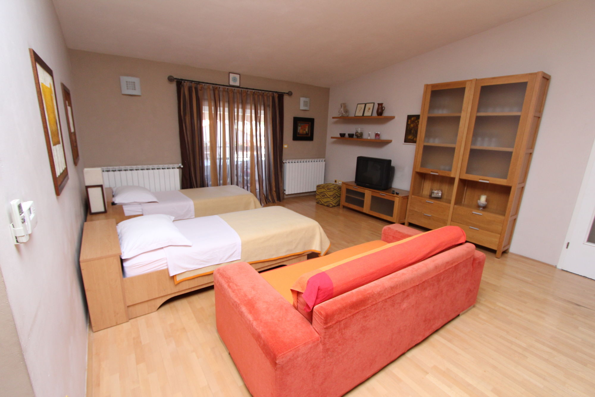 Фото Apartmani Romano