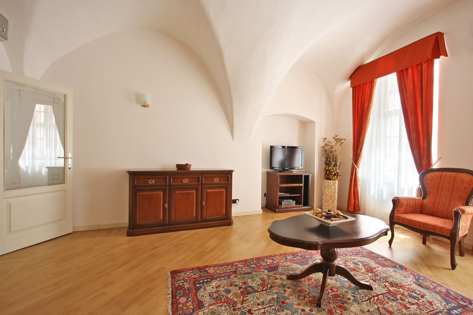 Фото Chateau 9 Apartments by Adrez Living