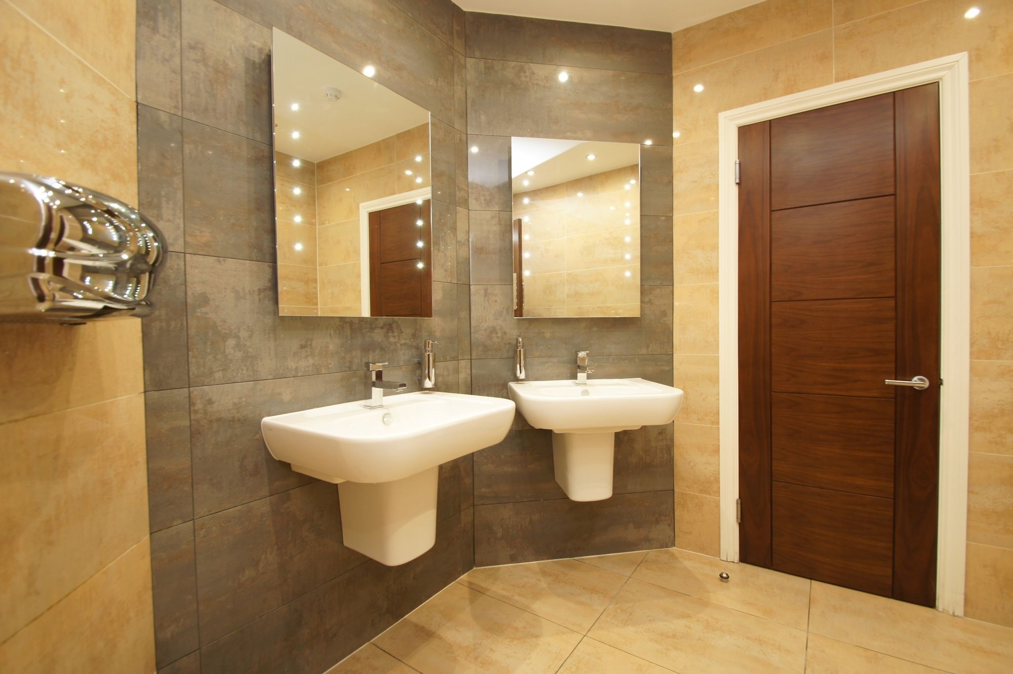 Фото New Westcliff Hotel