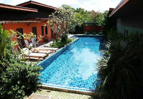 Гостиница 2 Home Resort в Чалонге