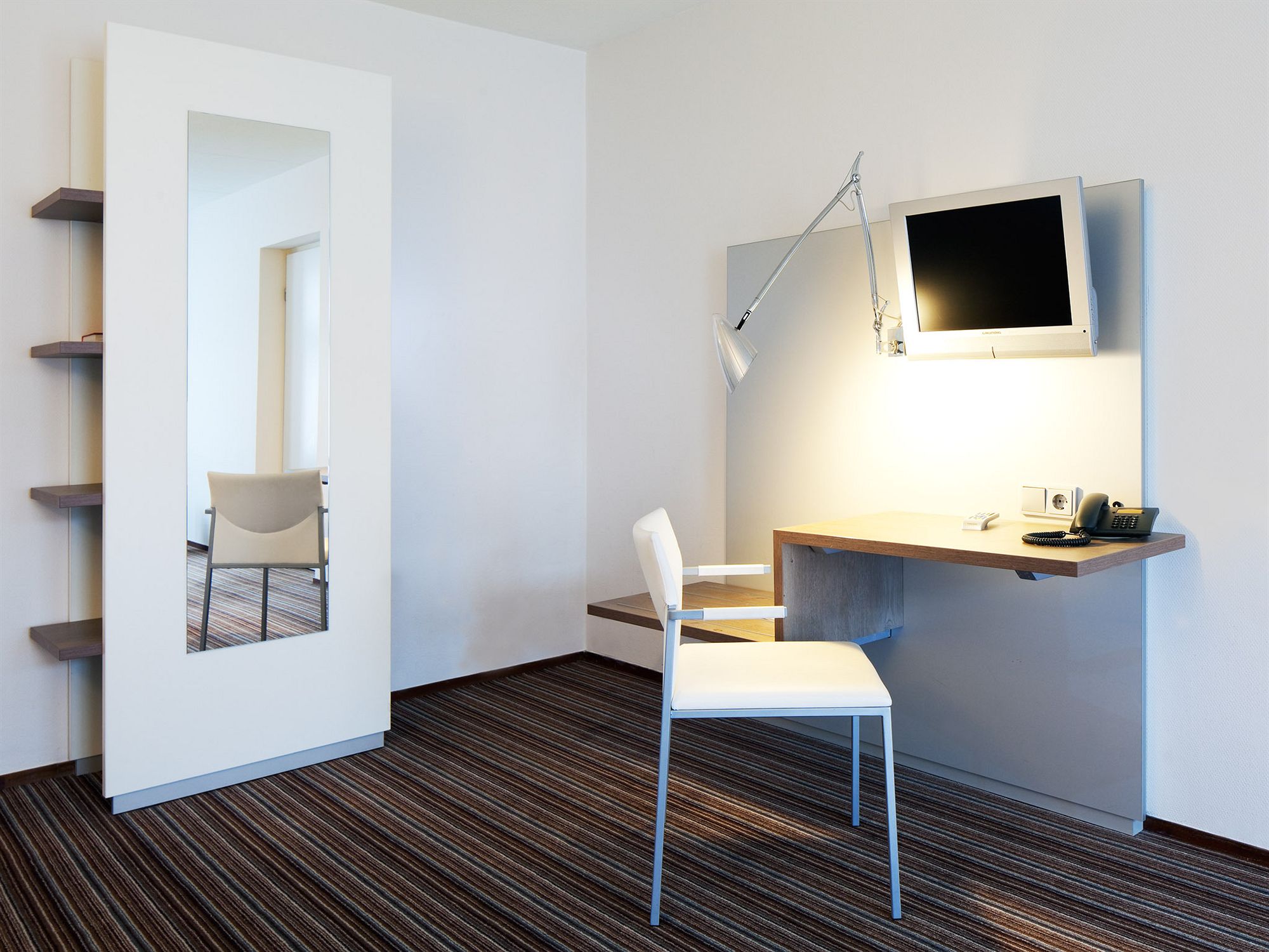 Фото The Happy Traveler