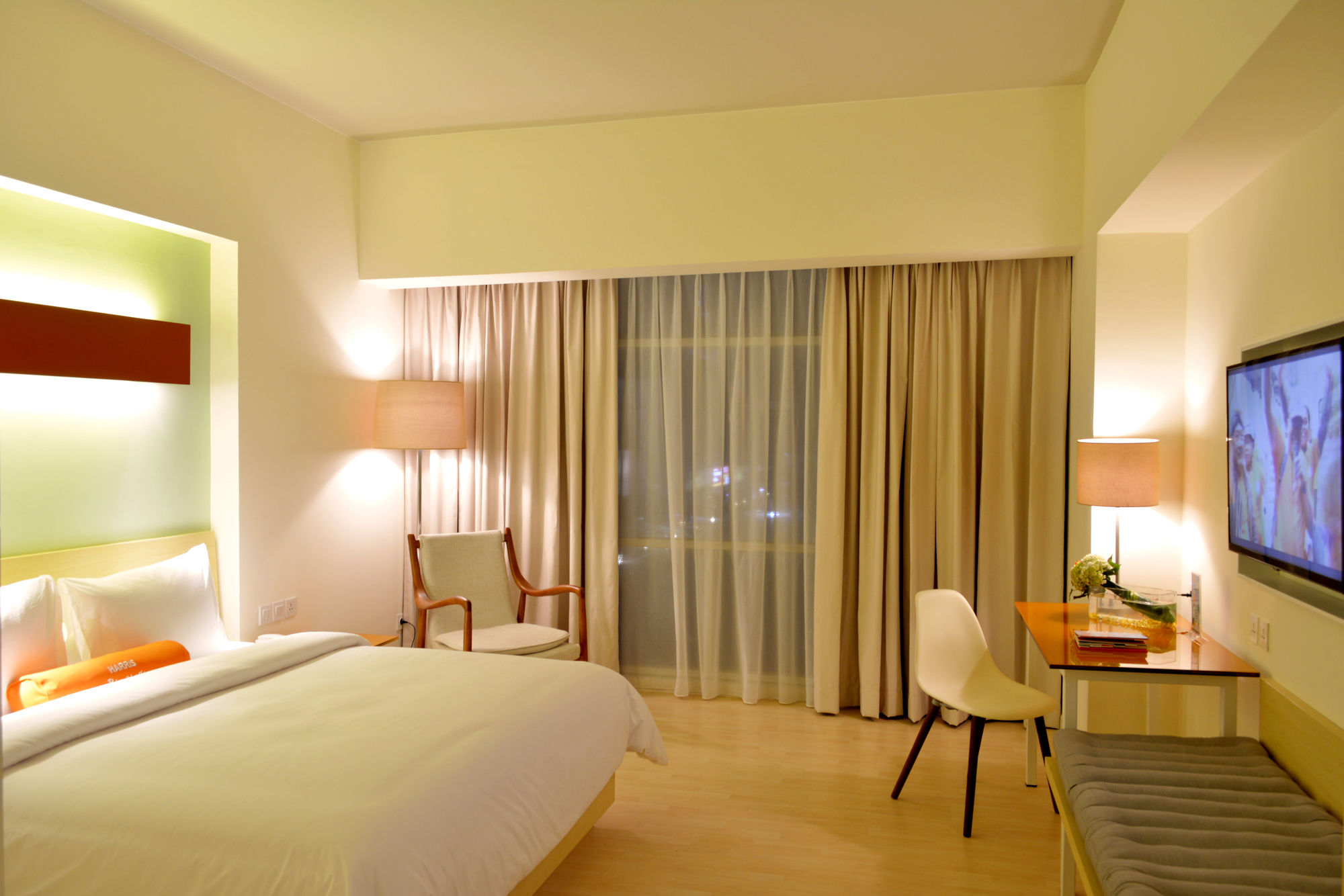 Фото Harris Hotel & Conventions Bekasi