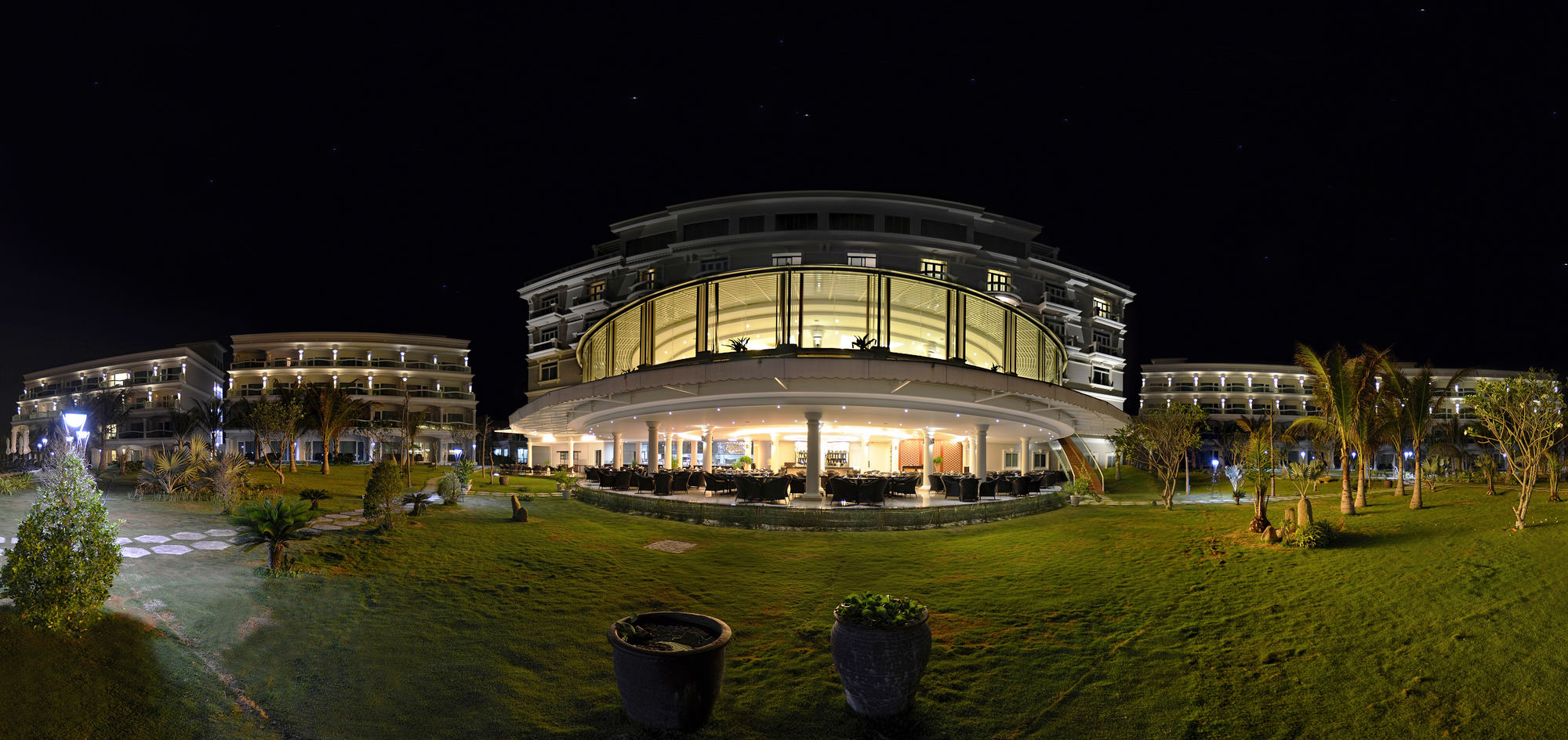 Фото The Sailing Bay Beach Resort