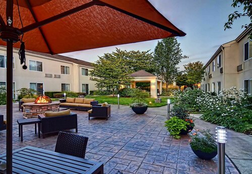 Гостиница Courtyard by Marriott Eugene Springfield