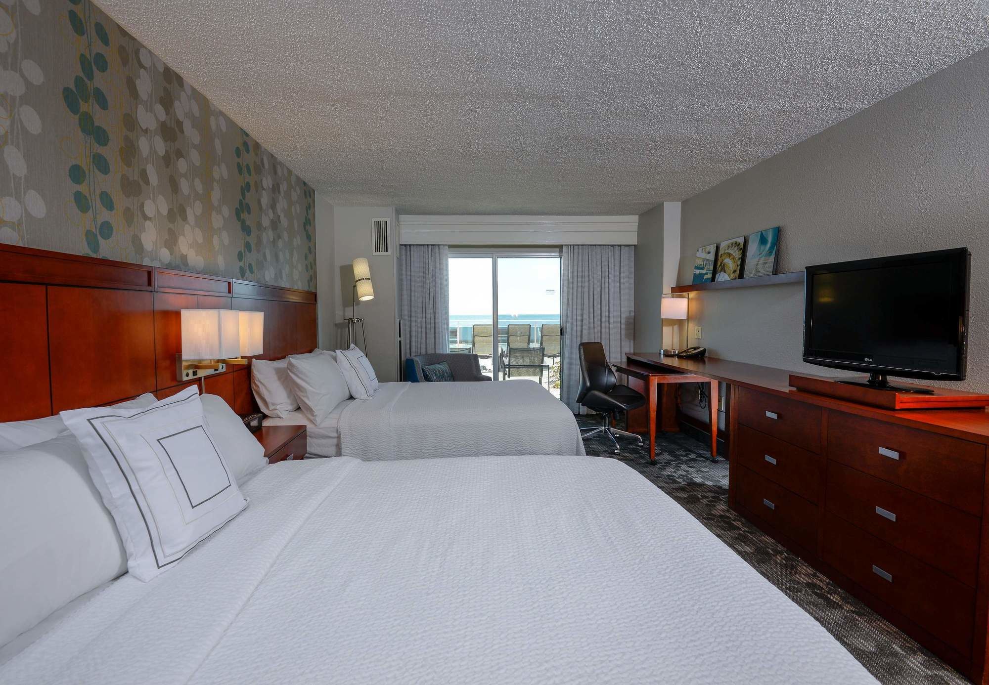 Фото Courtyard Ocean City Oceanfront