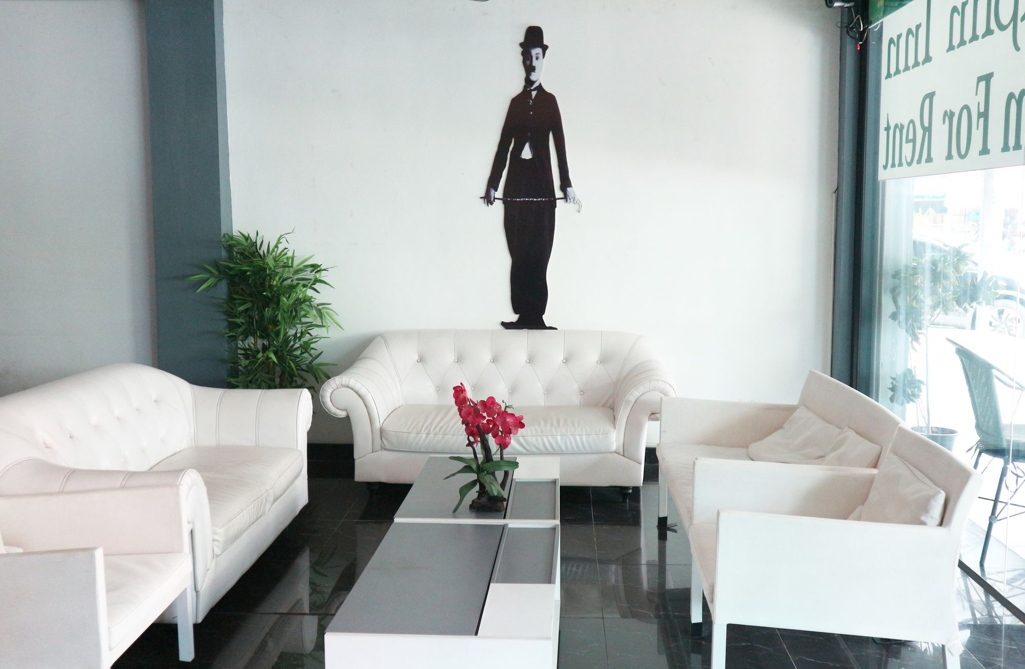 Фото The Freelancer Hotel