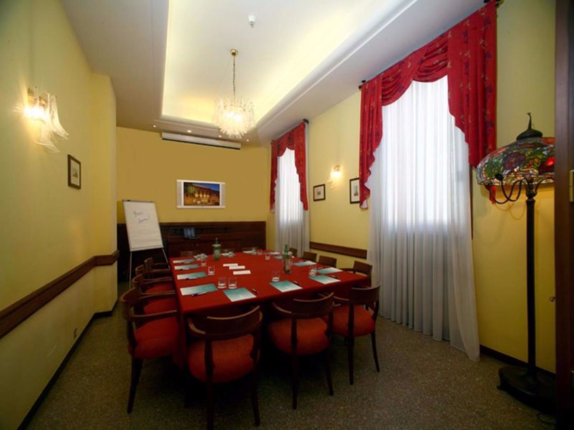 Фото Hotel Astoria