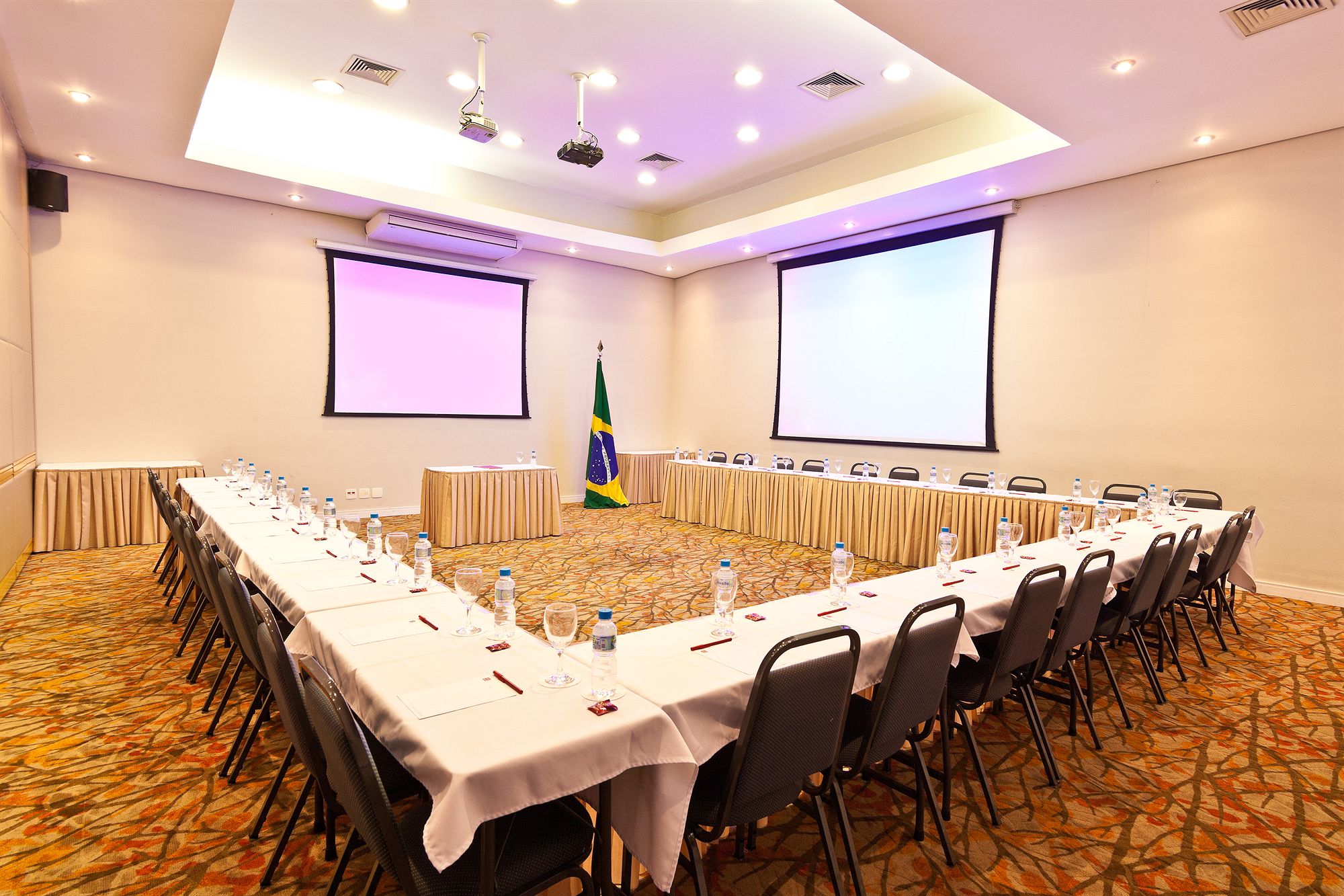 Фото Hotel Panamby Guarulhos