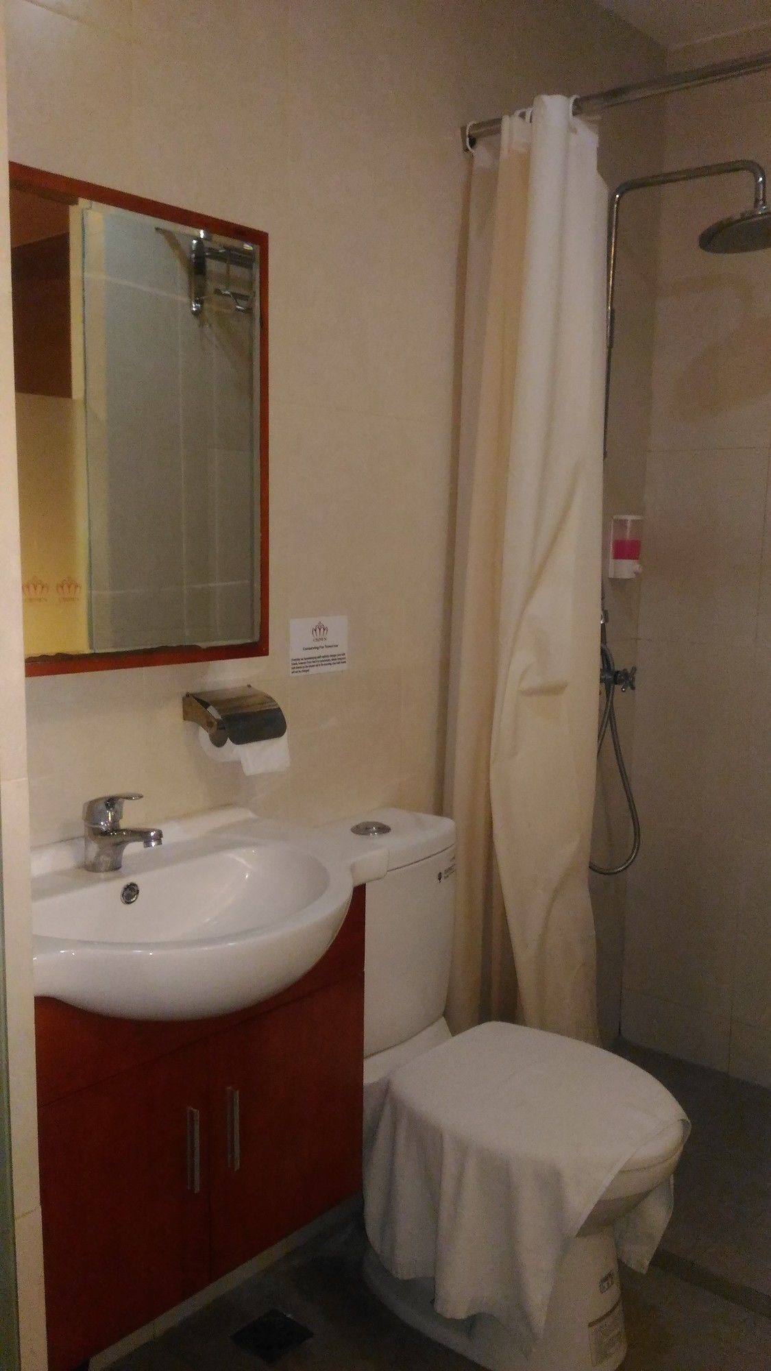 Фото The Crown Borneo Hotel