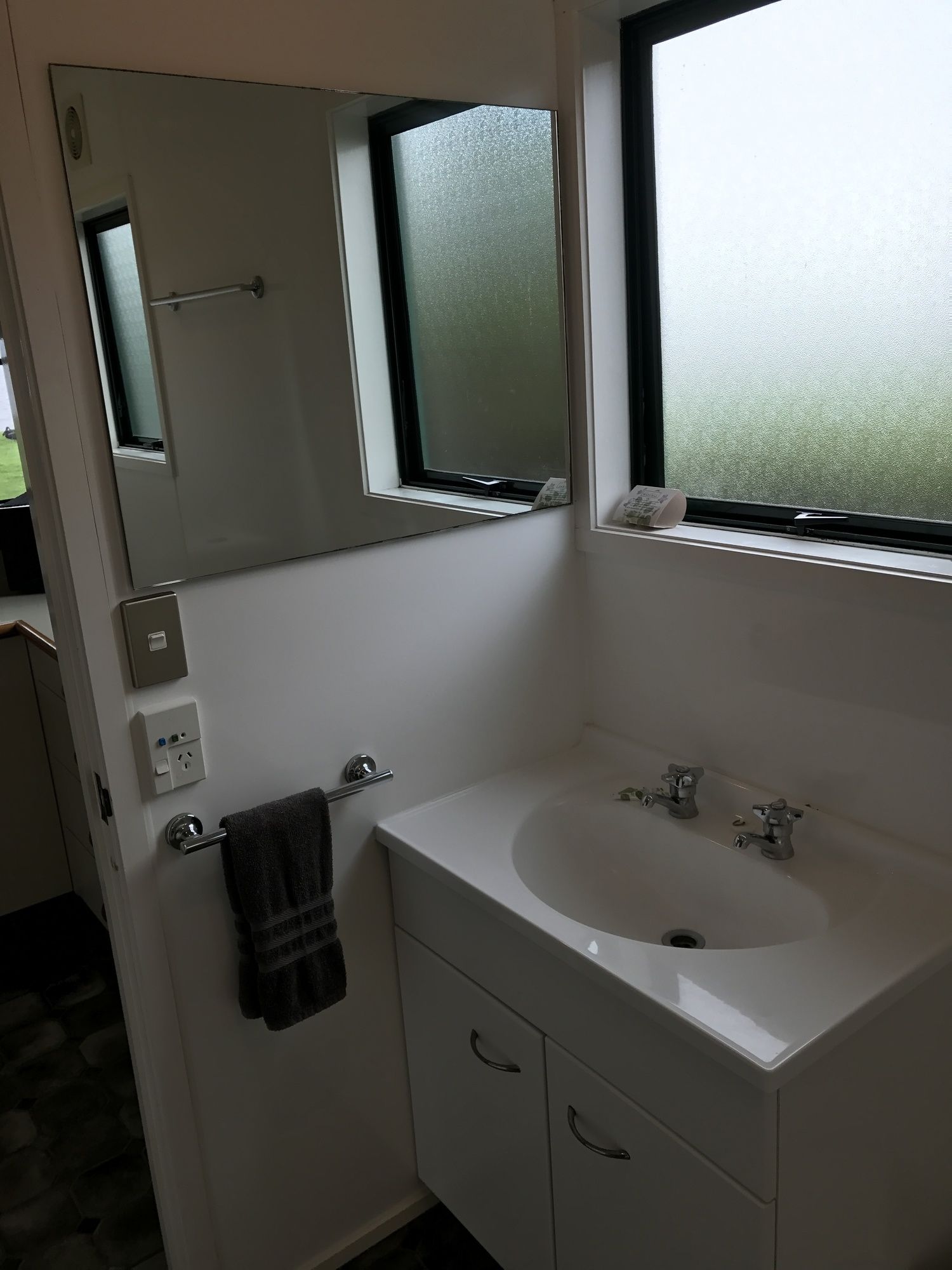 Фото Cedarwood Lakeside Motel & Conference Venue