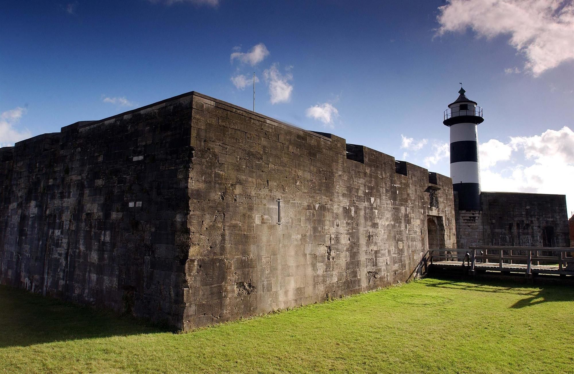 Фото The Royal Beach Hotel