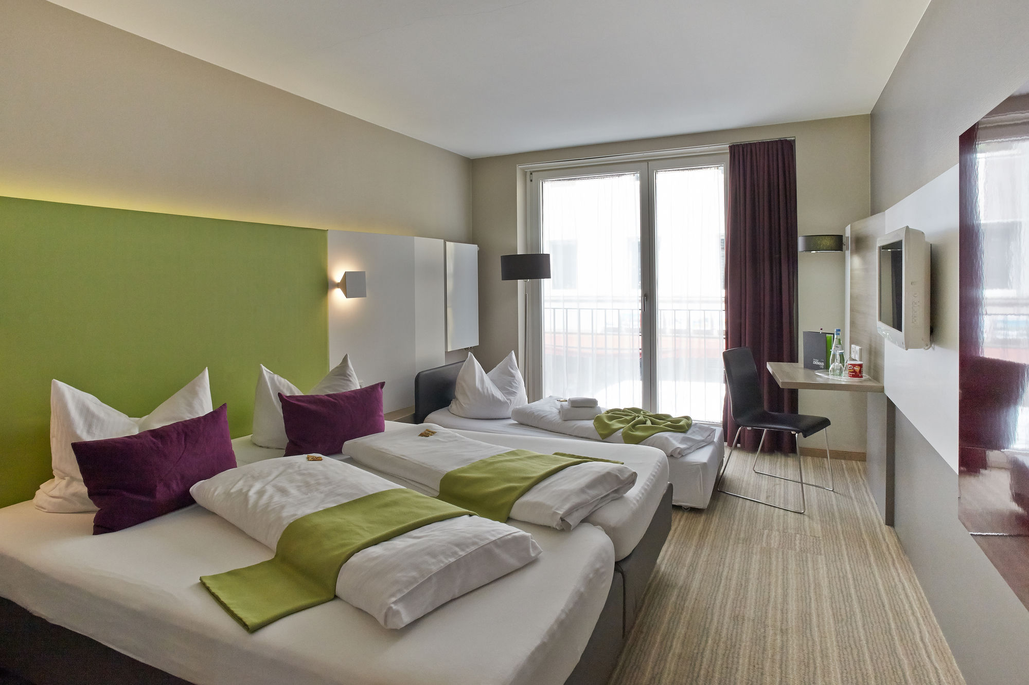 Фото Hotel Demas City