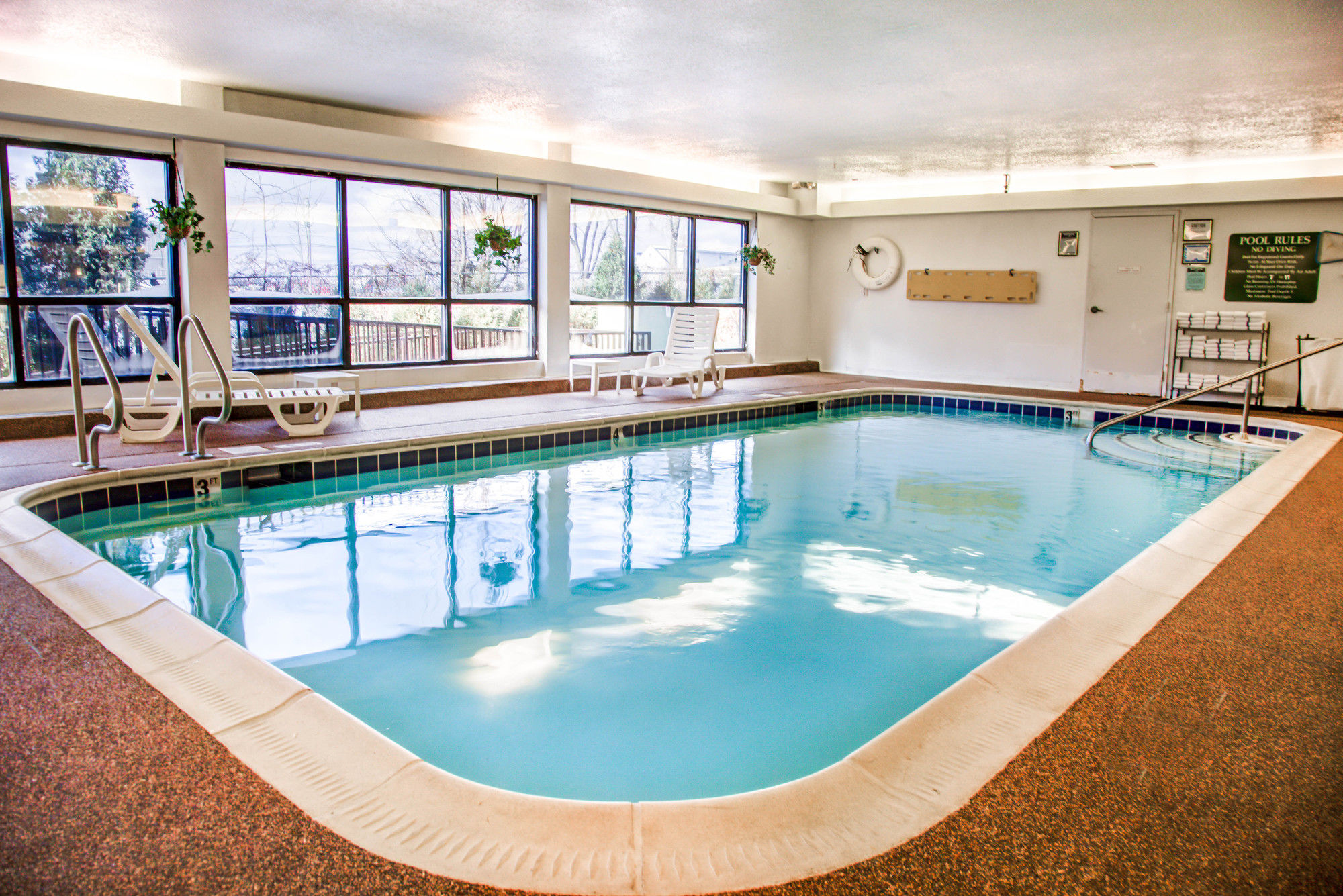 Фото Comfort Suites Lombard - Addison