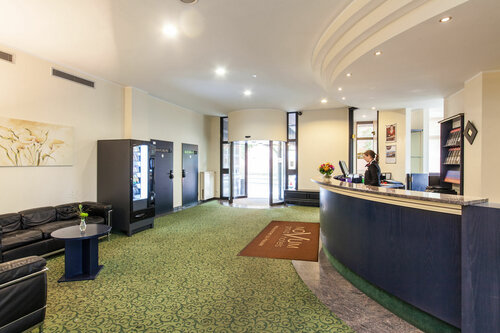 Гостиница Hotel Mirage в Нойсе